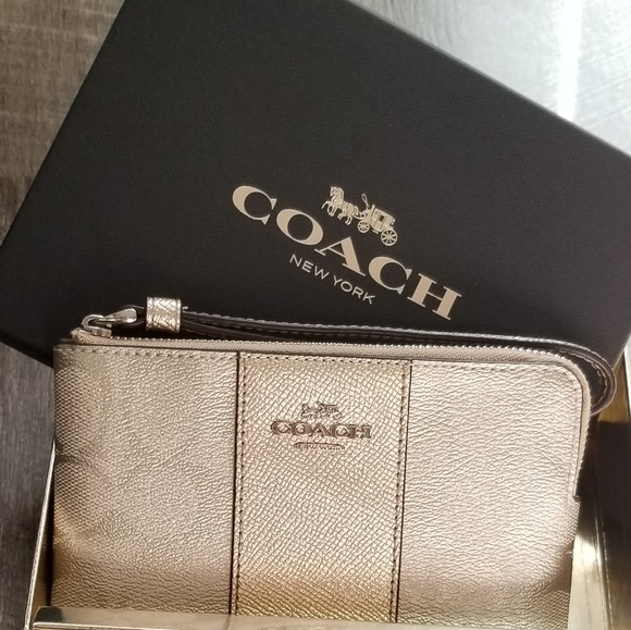 🔥LAST1🔥NIB COACH LEATHER CORNER ZIP SIG WRISTLET - Picture 2 of 7